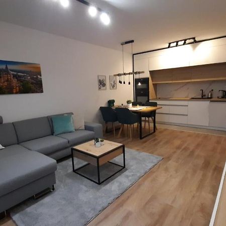 Bpr Space Grey Home With Balcony Budapest Exterior foto